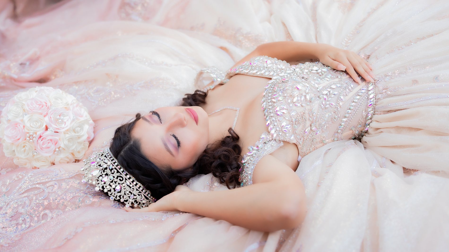 Joscelyn quinceañera portrait by Pak Studios in Arizona quinceañera portrait session